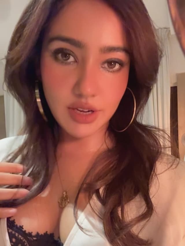 సింపుల్ లుక్‌లోనే నేహా శర్మ మ్యాజిక్!