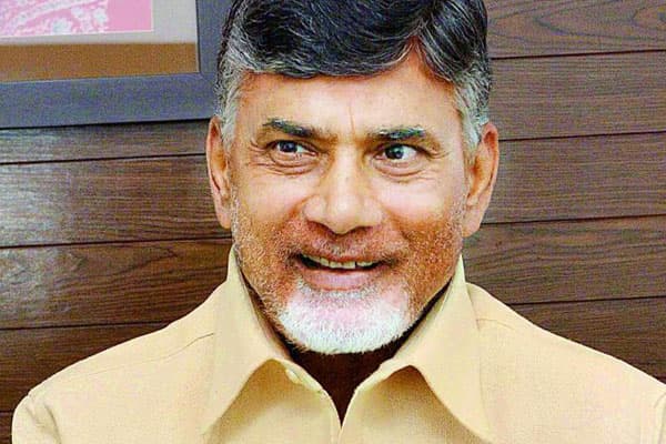 విద్యార్థులు, ఉపాధ్యాయులను అభినందించిన సీఎం !