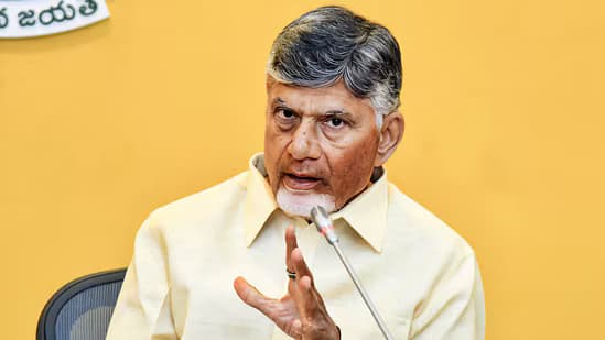 తుఫాన్ బాధితులకు ఆర్థిక సాయం – పునరావాస కేంద్రాల్లో ఒక్కొక్కరికి ₹1000, కుటుంబానికి గరిష్టంగా ₹3000
