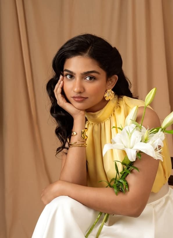 తమిళ్, మలయాళంలో విజయం సాధించిన మమితా - ఇప్పుడు టాలీవుడ్ వైపు!