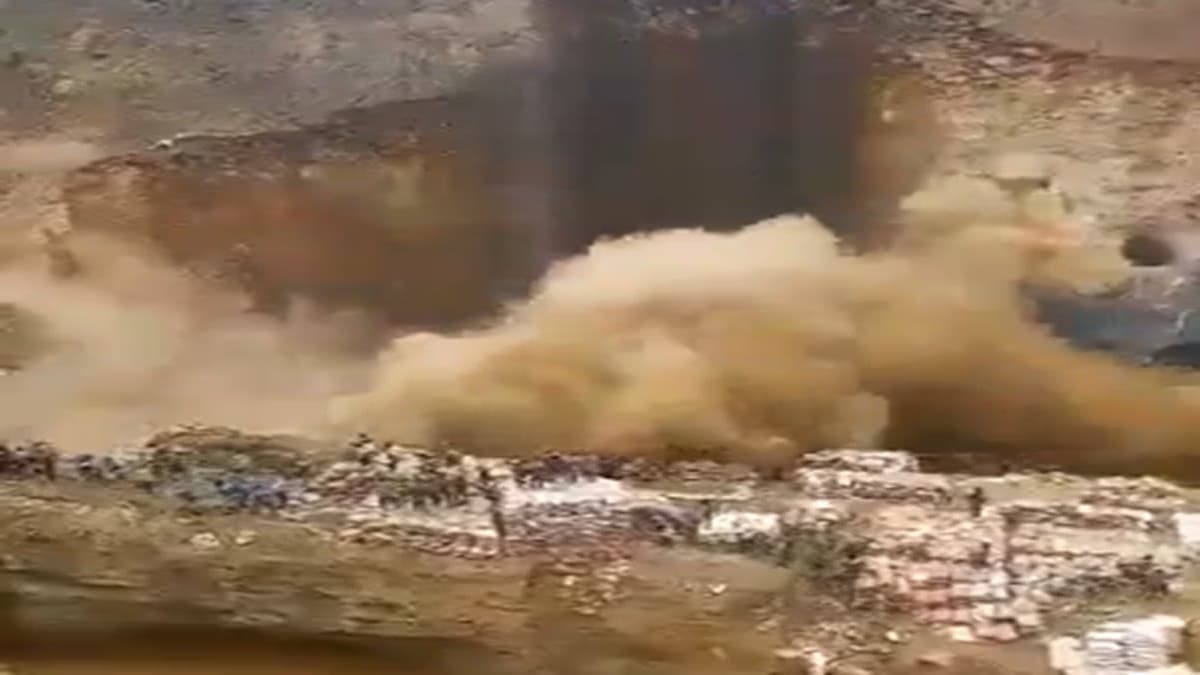 కాంగో రాగి గనిలో విషాదం ... వంతెన కూలి 32 మంది మృతి