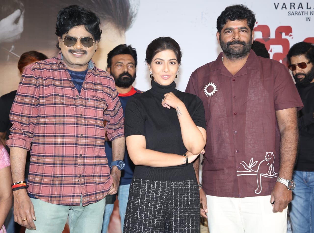 పోలీస్ కంప్లైంట్ మూవీ లో నా రోల్ యాక్షన్ విత్ ఫుల్ కామెడీ- హీరోయిన్ వరలక్ష్మి శరత్కుమార్