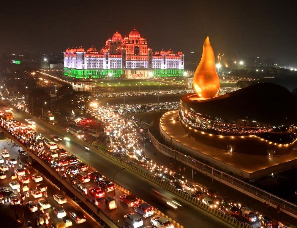 న్యూ ఇయర్ సందర్భంగా హైదరాబాద్లో ట్రాఫిక్ ఆంక్షలు..