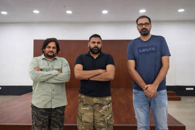 పవన్ కళ్యాణ్ ఫ్యాన్స్ న్యూ ఇయర్ సర్ప్రైజ్, సురేందర్ రెడ్డి డైరెక్షన్ లో కొత్త మూవీ