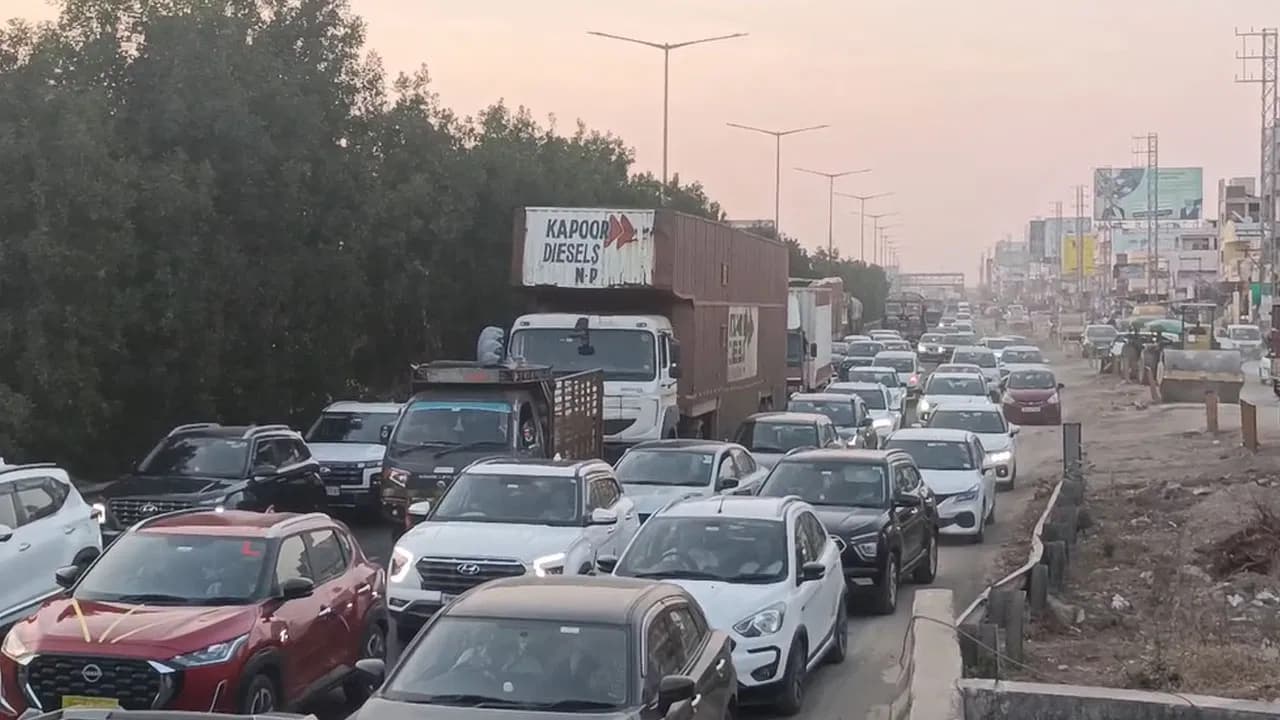 హైద్రాబాద్ టూ విజయవాడ నేషనల్ హైవే ఫుల్ ట్రాఫిక్ జామ్...