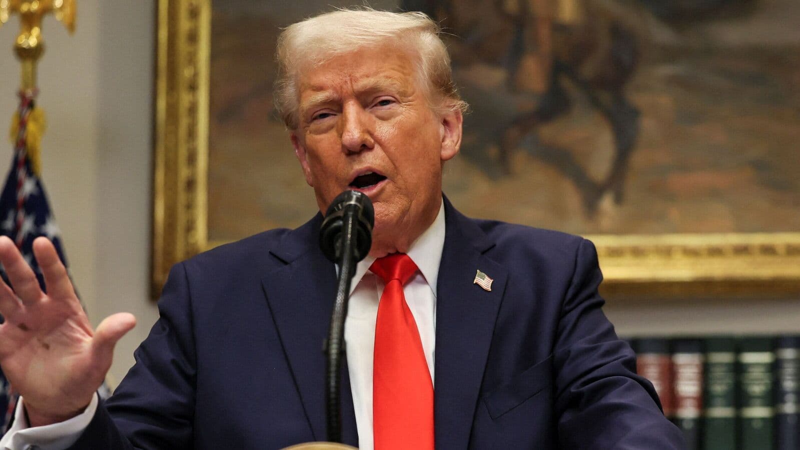 ట్రంప్ హెచ్చరికలతో కుదేలైన స్టాక్ మార్కెట్లు