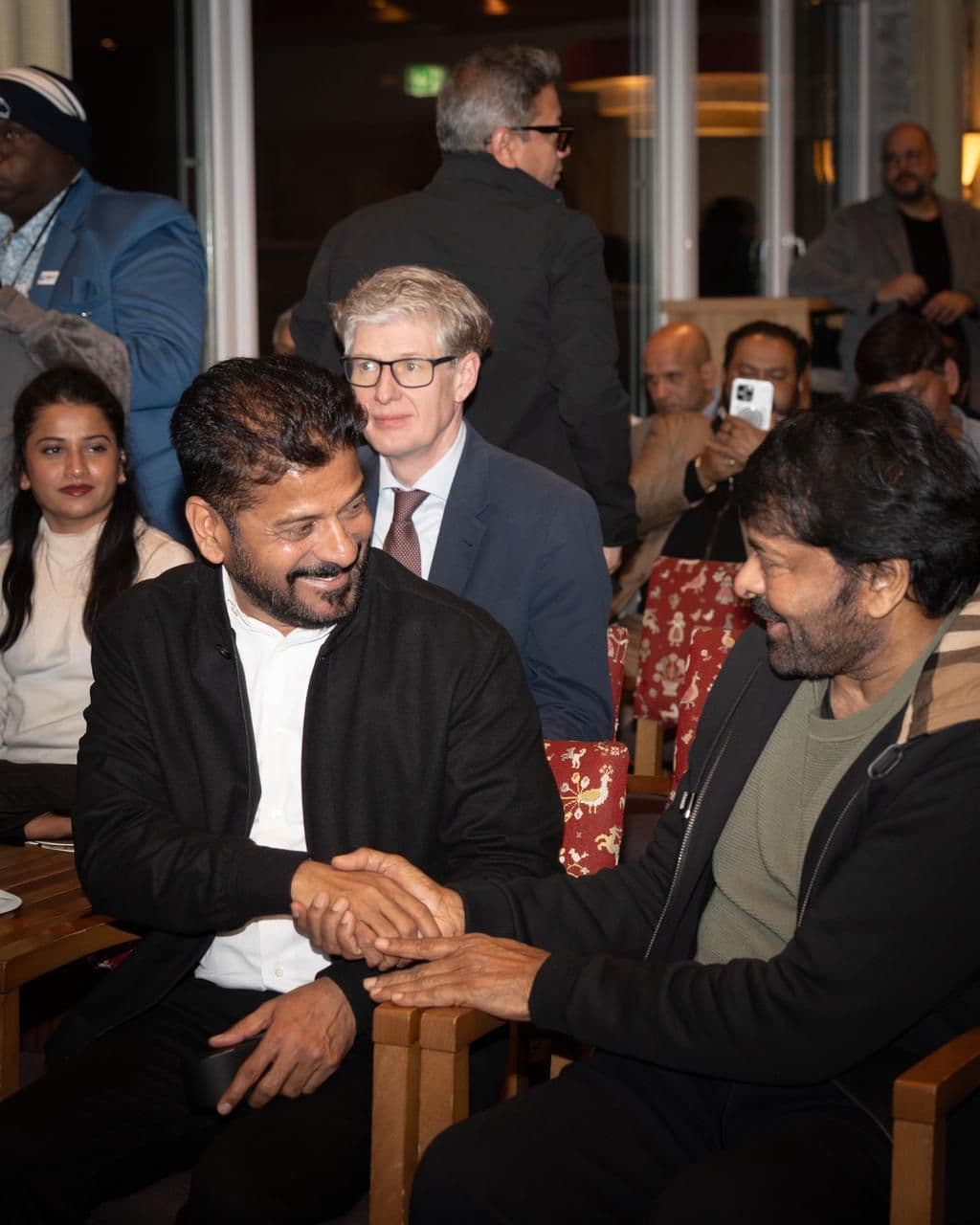 దావోస్ లో చిరంజీవి, WEF మీటింగ్ లో సీఎం రేవంత్ ను కలిసిన మెగాస్టార్