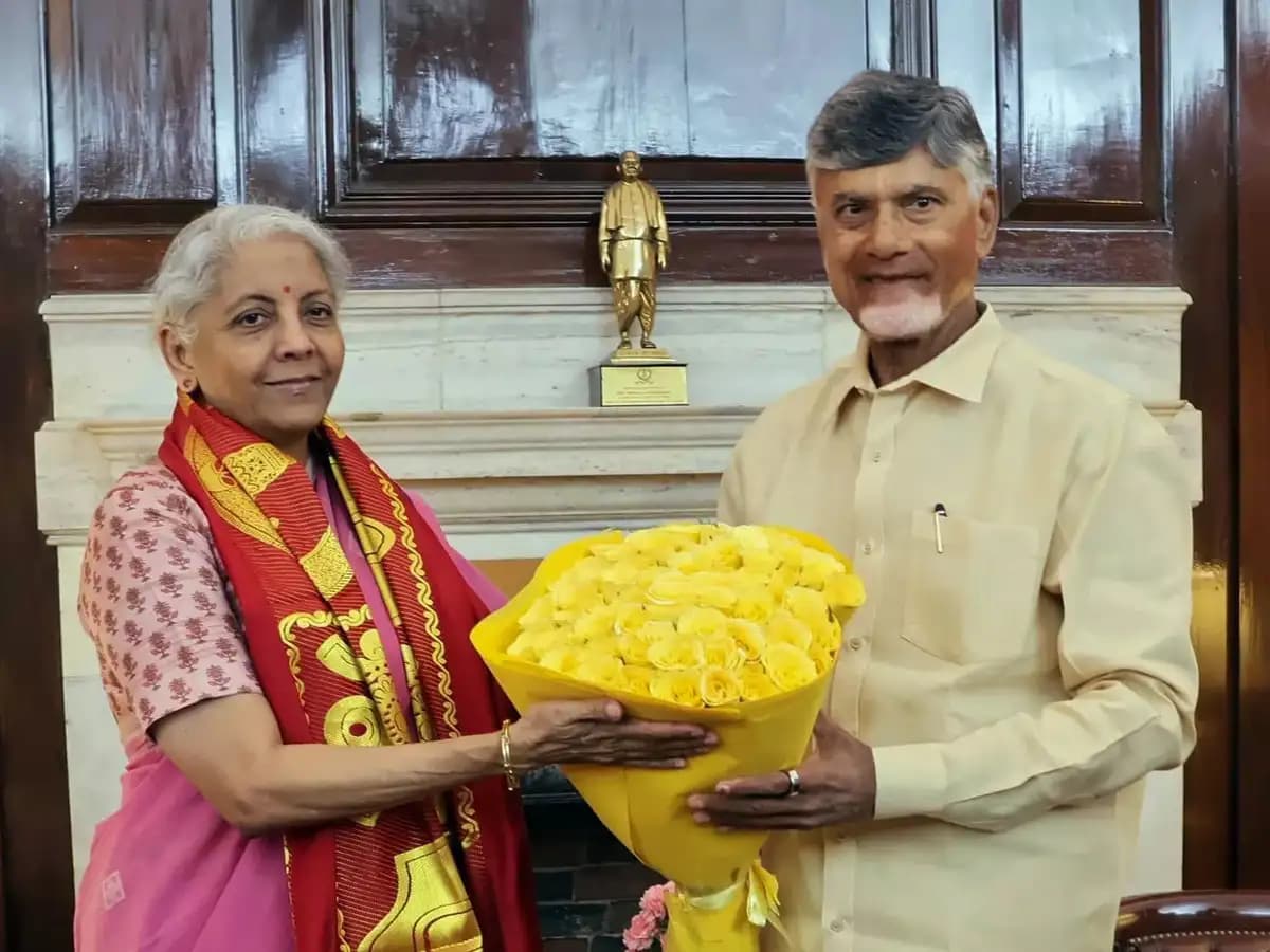 కేంద్ర బడ్జెట్ ను స్వాగతిస్తున్న - ఏపీ సీఎం చంద్రబాబు