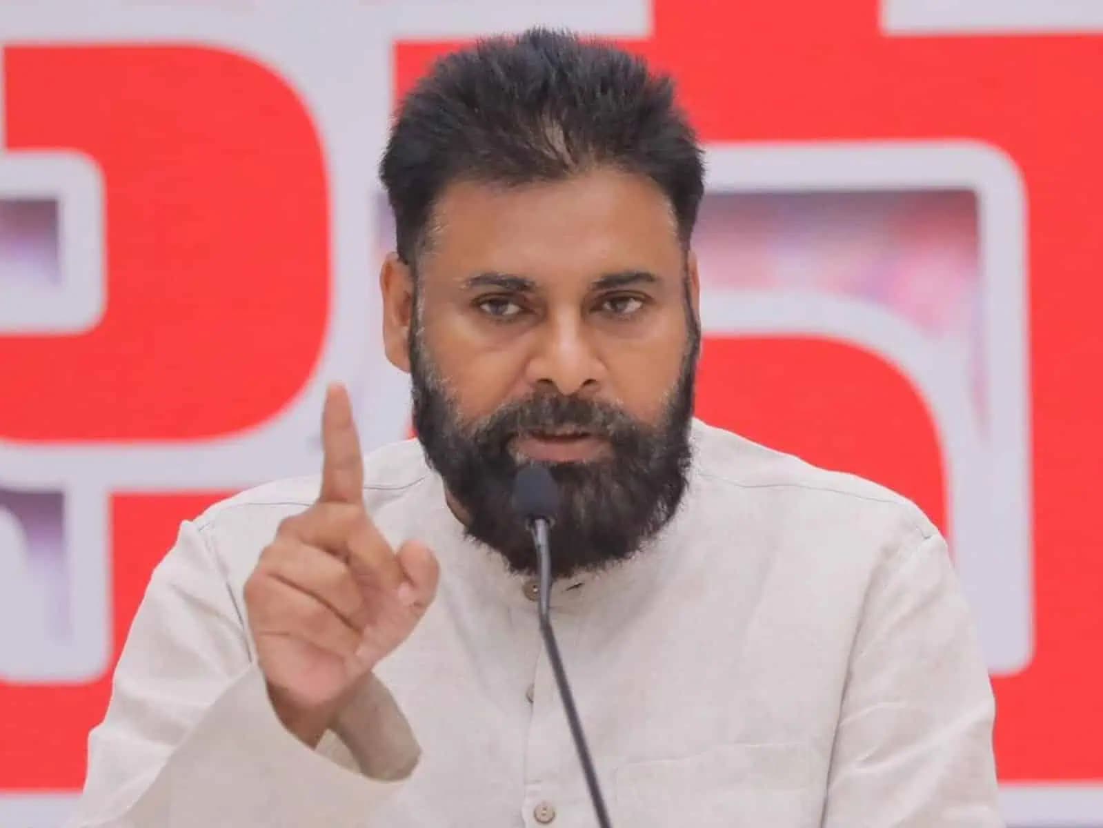 లడ్డూ వివాదంపై పవన్ కల్యాణ్ ఆగ్రహం.. జనసేన నేతలకు గట్టిగా హెచ్చరిక