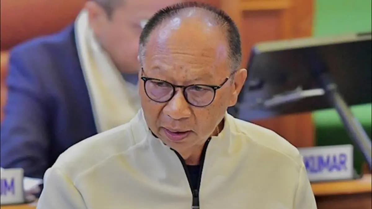 మణిపూర్ కొత్త ముఖ్యమంత్రిగా యుమునాం ఖేమ్చంద్ సింగ్