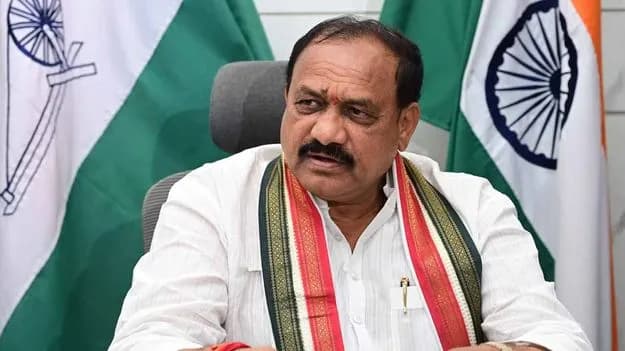 మున్సిపల్ ఎన్నికలకు బీజేపీ జాతీయ అధ్యక్షుడు రావడమేంటి...పీసీసీ చీఫ్