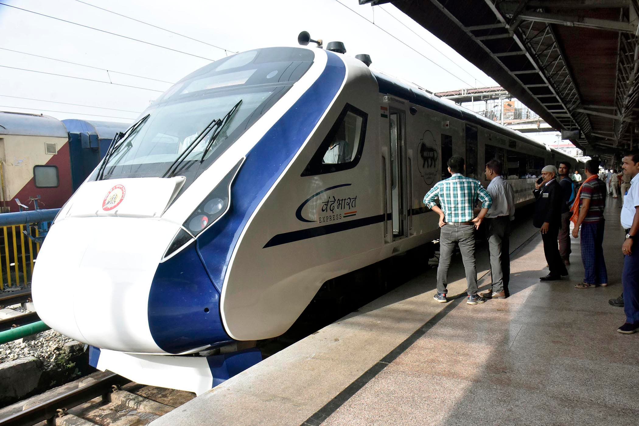 వందే భారత్ రైళ్లపై బెదిరింపు లేఖతో కలకలం