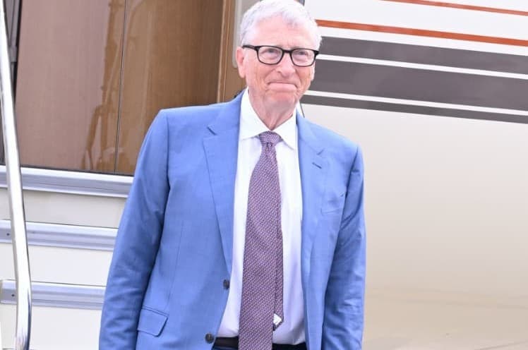 విజయవాడలో బిల్ గేట్స్ విమానానికి ల్యాండింగ్ ఇబ్బందులు