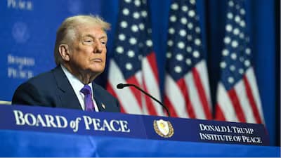 ఇండియా - పాక్ యుద్ధం నేనే ఆపిన : ప్రెసిడెంట్ ట్రంప్