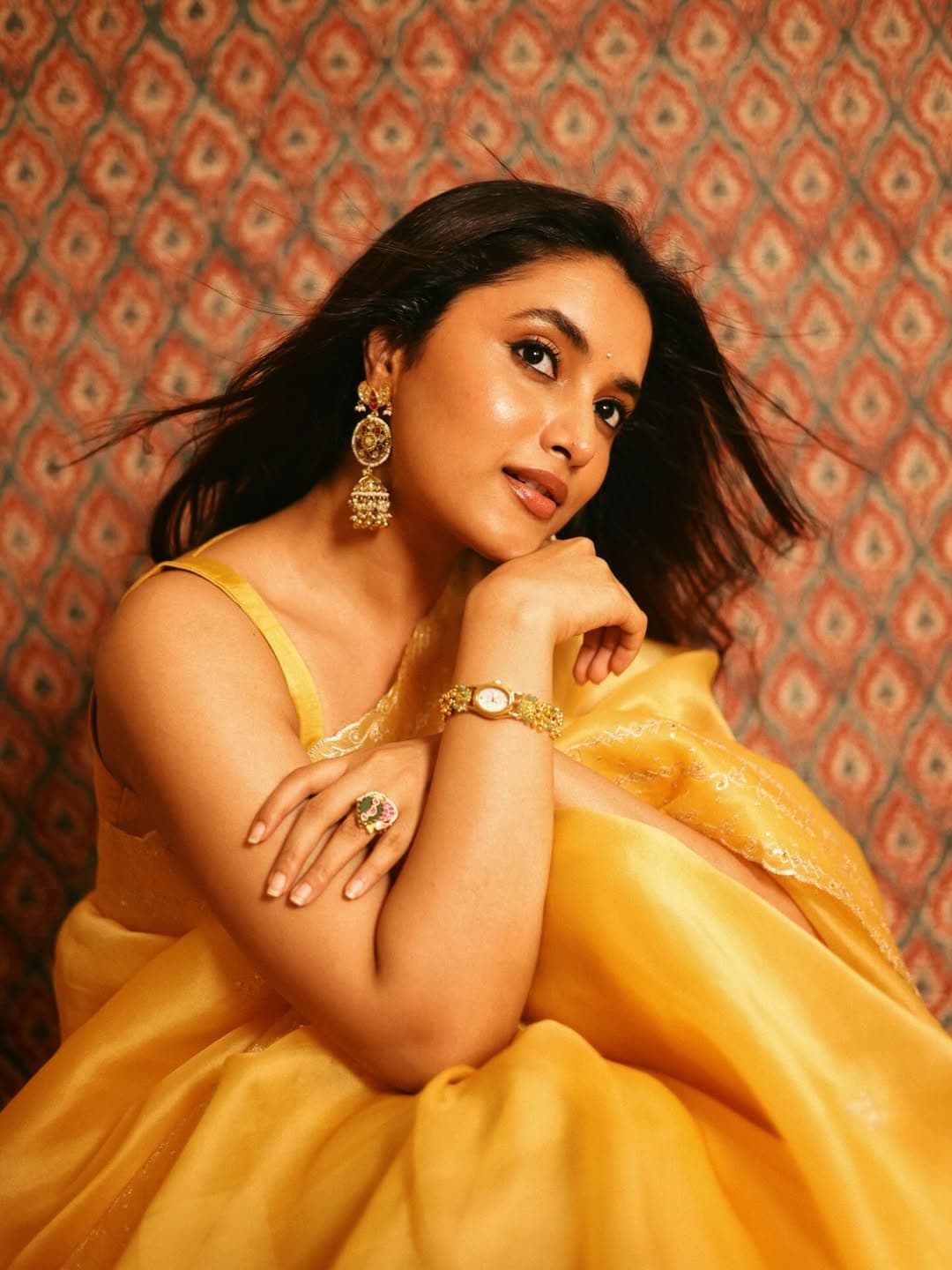 యెల్లో ఆర్గాంజా సారీలో ప్రియాంక మోహన్ స్టన్నింగ్ లుక్