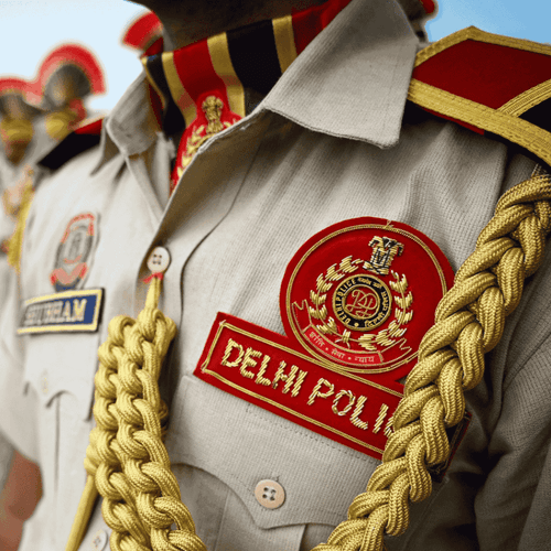 భారీ ఉగ్ర కుట్ర భగ్నం ... ఎనిమిది మంది అరెస్ట్