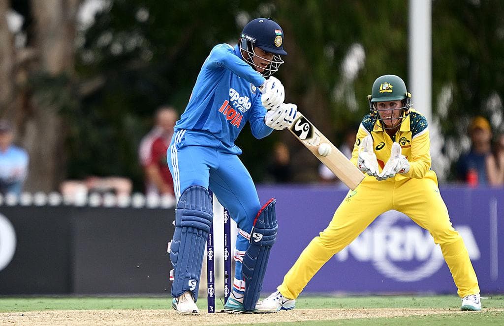 భారత్ vs ఆస్ట్రేలియా : మంధాన, హర్మన్ప్రీత్ అర్ధశతకాలు. ఆసిస్ టార్గెట్ 215!