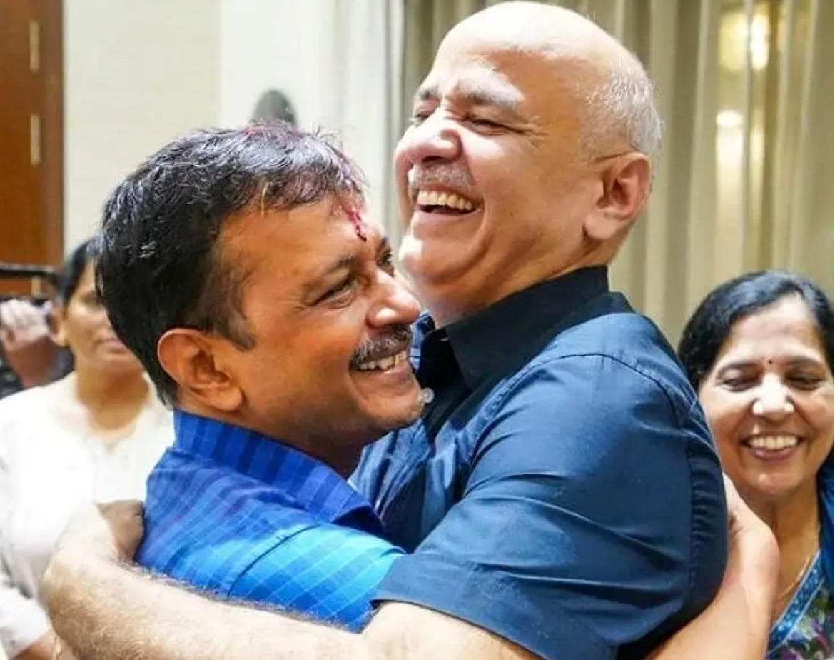 కోర్టు తీర్పు పై కన్నీళ్లు పెట్టుకున్న కేజ్రీవాల్