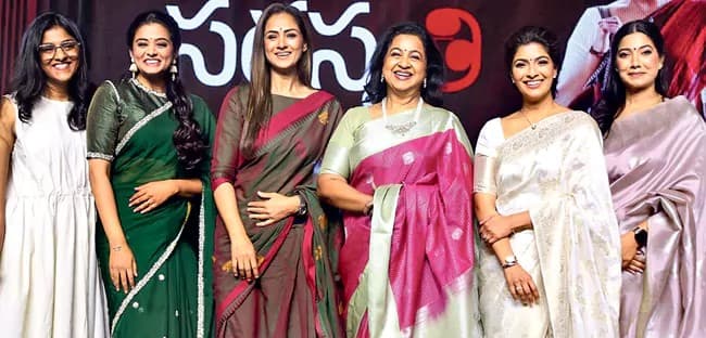 మౌనంగా ఉన్న అమ్మాయిలకు ప్రేరణగా ‘సరస్వతి’ – వరలక్ష్మి దర్శకత్వంలో శక్తివంతమైన సినిమా