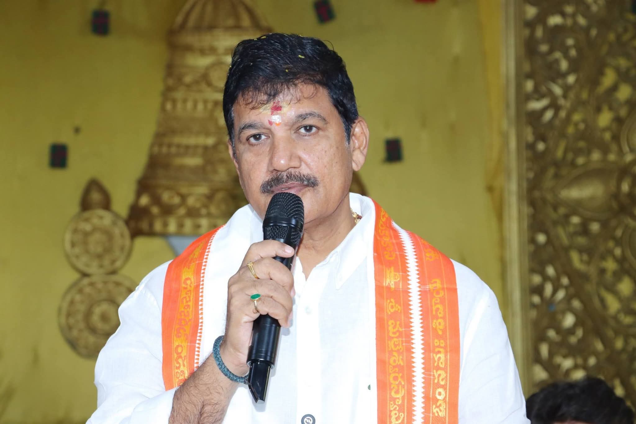 వైసీపీపై ధూళిపాళ్ళ తీవ్ర ఆరోపణలు