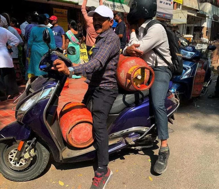 ఒక్కసారిగా పెరిగిన బుకింగ్లతో ఇబ్బందులు..!