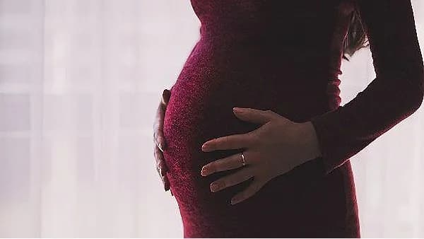 ఈ హీరోయిన్ గర్భం వెనుక ఉన్న హీరో ఎవరు..?