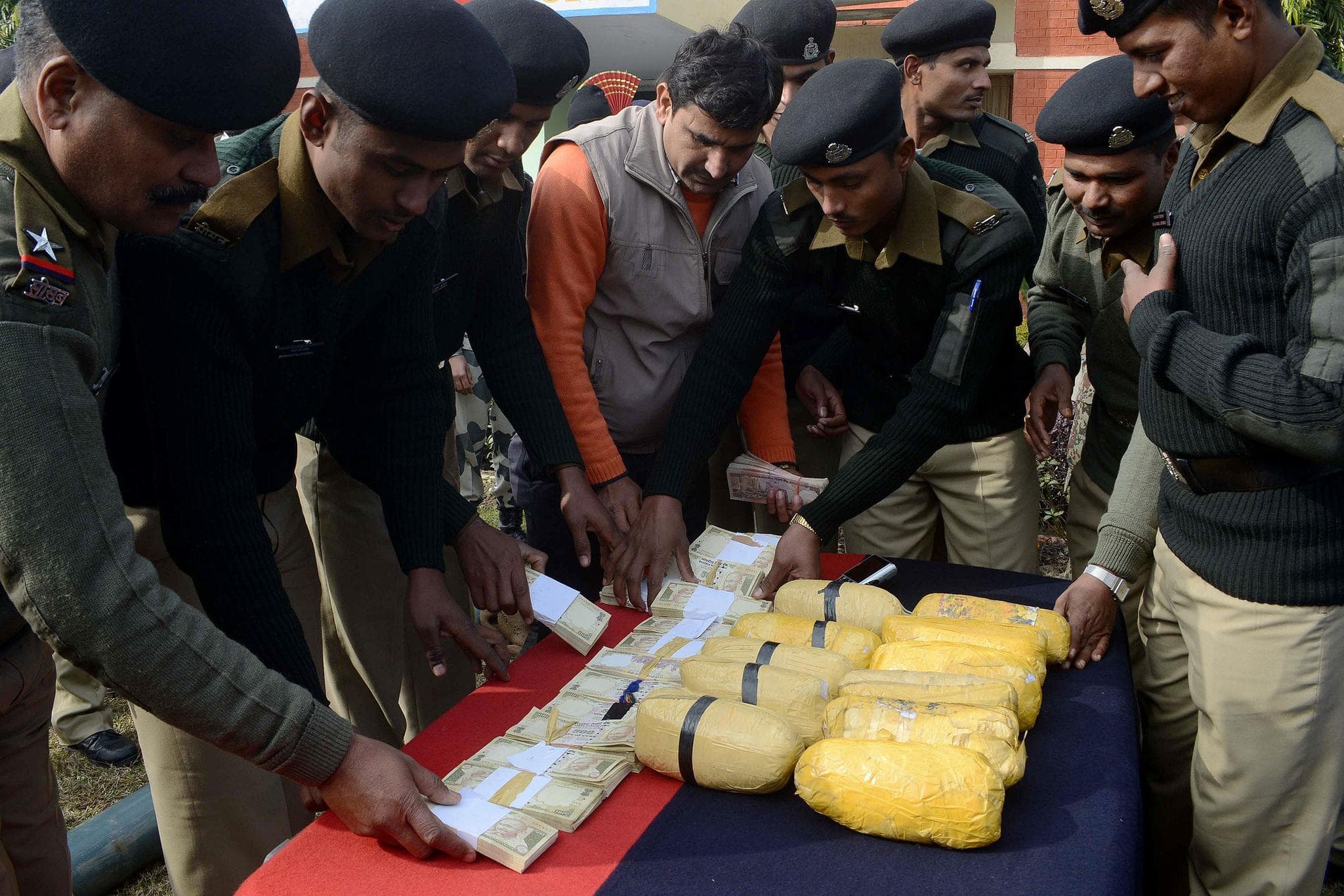 హైదరాబాద్ డ్రగ్స్ కేసు: రోహిత్ రెడ్డి ఫామ్హౌస్ వ్యవహారంలో కొత్త మలుపులు!