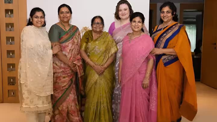 మెగా ఫ్యామిలీ మహిళల ఫోటోను షేర్ చేసిన పవన్ కళ్యాణ్ సతీమణి