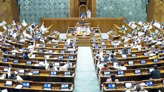 లోక్సభ నుంచి వైసీపీ వాకౌట్