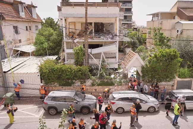 ఇరాన్కు 48 గంటల అల్టిమేటం.. హర్మూజ్పై అమెరికా కఠిన హెచ్చరిక