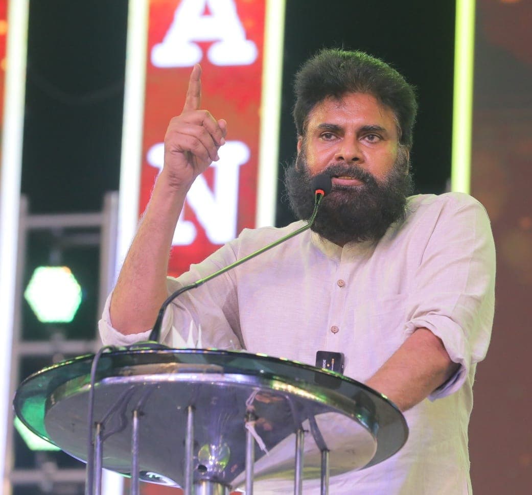 యువతా… ఏ భావజాలాన్ని గుడ్డిగా నమ్మవద్దు - డిప్యూటీ సీఎం పవన్ కళ్యాణ్