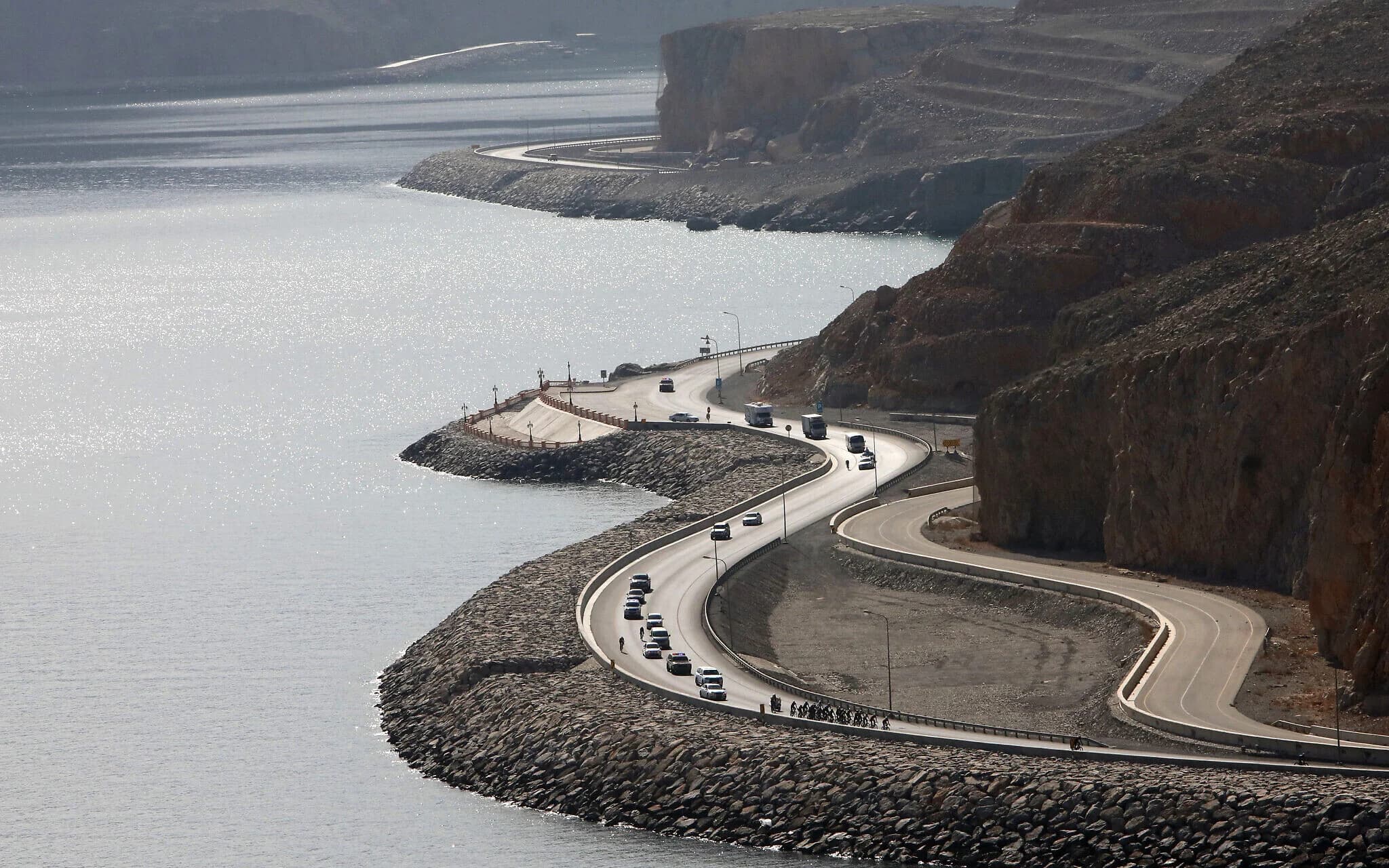 హోర్ముజ్ మార్గంలో ప్రమాద హెచ్చరికలు