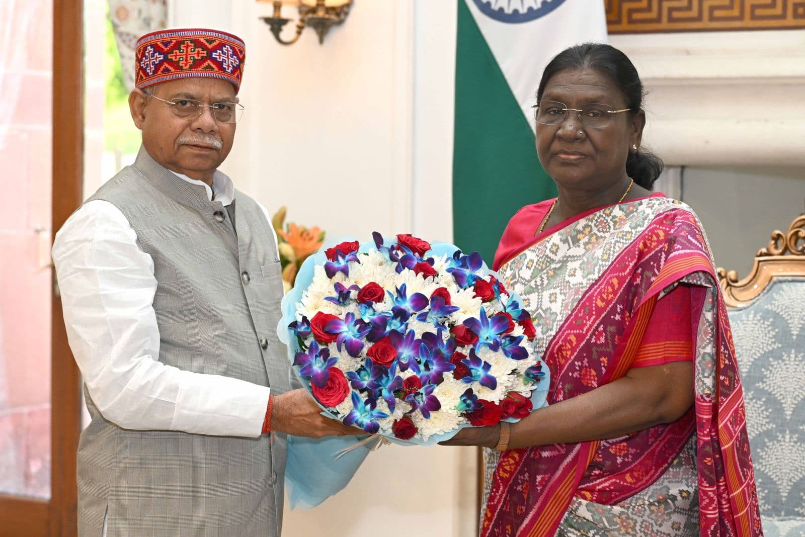 రాష్ట్రపతిని కలిసిన రాష్ట్ర గవర్నర్ శ్రీ శివప్రతాప్ శుక్లా