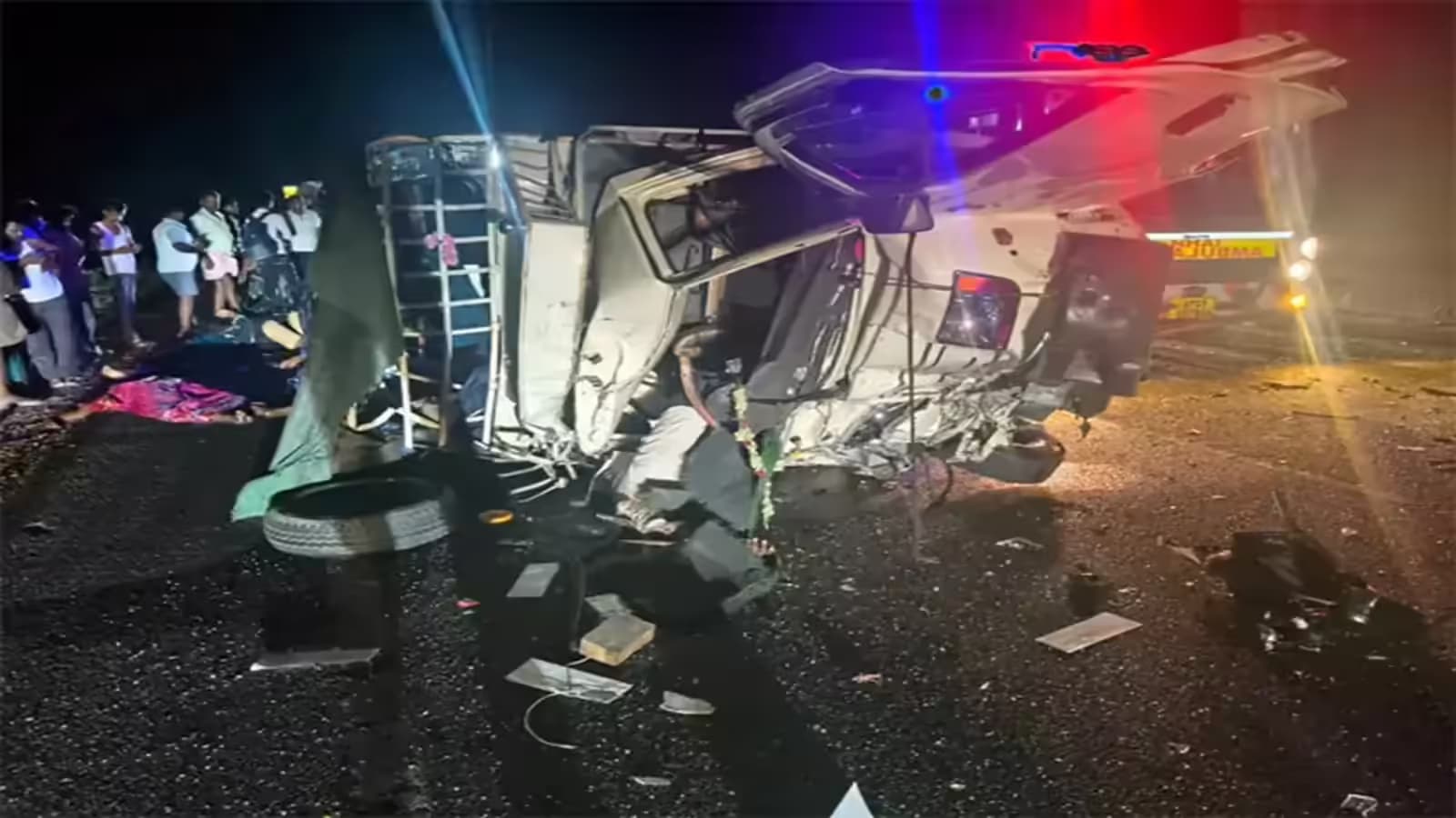 మంత్రాలయం వద్ద ఘోర రోడ్డు ప్రమాదం..