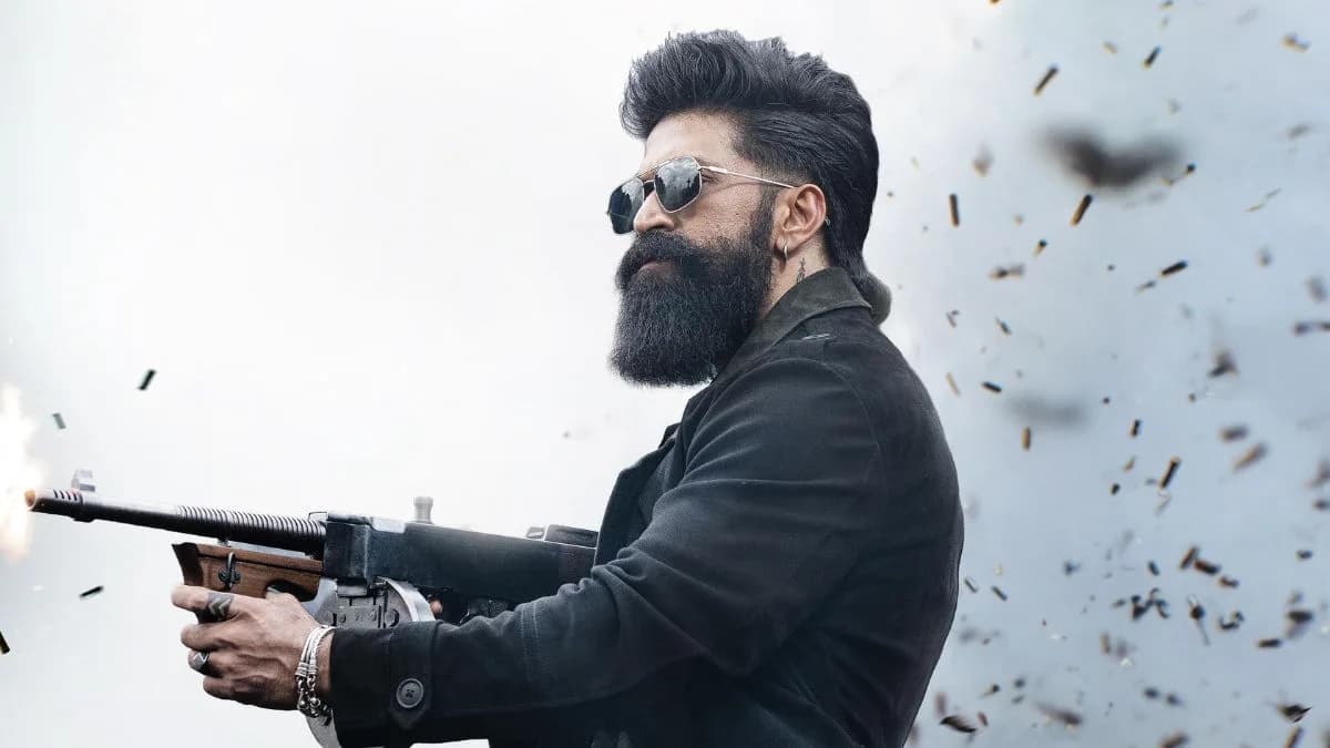 ‘టాక్సిక్’ గ్యాంగ్స్టర్ సినిమా కాదు...డిఫరెంట్ జోనర్ అంటున్న యష్!