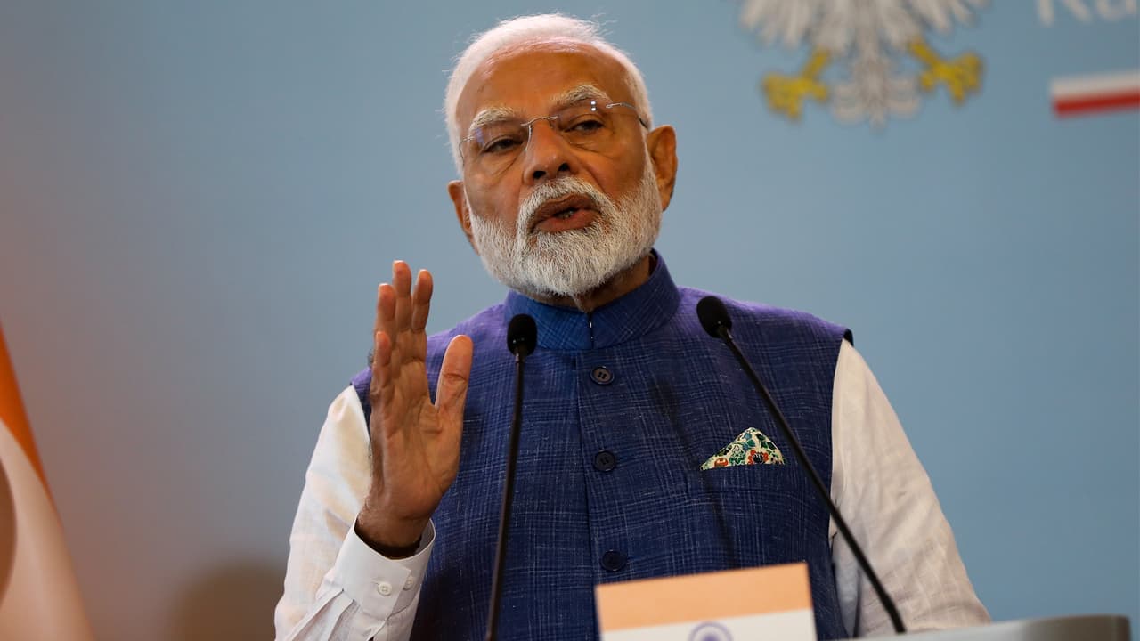 కర్నూలు జిల్లాలో ఘోర రోడ్డు ప్రమాదం.. నష్టపరిహారం ప్రకటించిన ప్రధాని