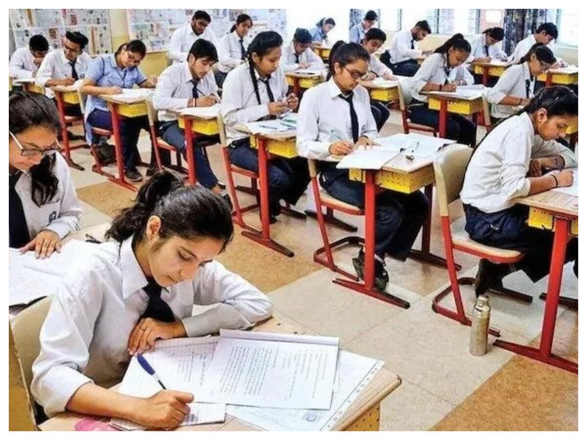 సీబీఎస్ఈ పదో తరగతి రెండో విడత పరీక్షల షెడ్యూల్ విడుదల