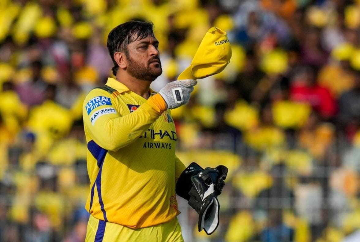 ధోని ఎంట్రీ పై ఫ్యాన్స్ షాకింగ్ పోస్టులు!